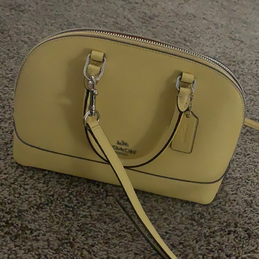 Brand new coach purse. Used once